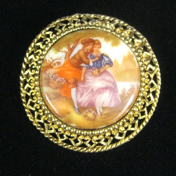 Brooch Pin Figural Lovers Courting Couple Goldtone Vintage 1980s Filigree - Picture 2 of 4